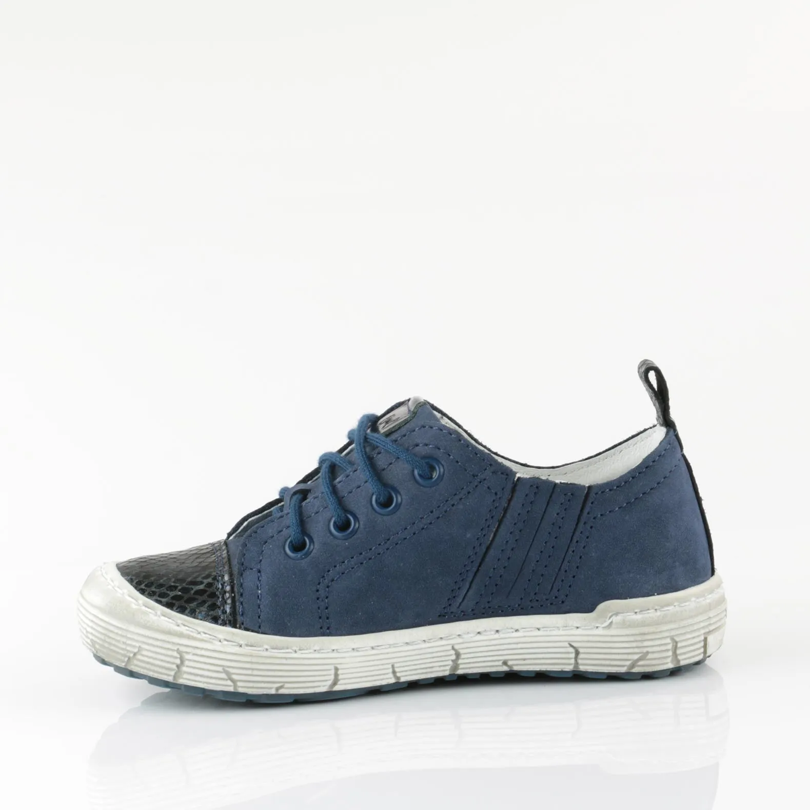 (2592-2) Navy Girl Low Lace Up Trainers