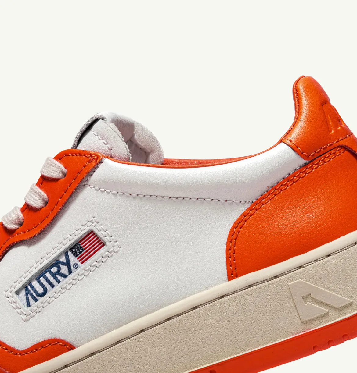 Autry Action Shoes Sneaker Medalist Low Women white tangerine AULWWB21