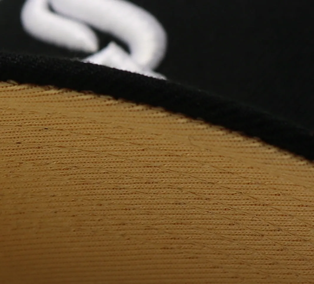 CHICAGO WHITESOX "2005 WORLDSERIES" NEWERA 59FIFTY FITTED (GOLD UNDER VISOR)