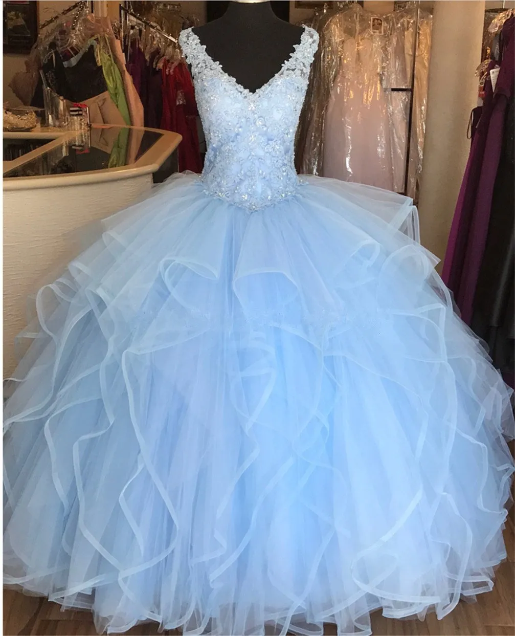 Elegant Lace Appliques V-neck Ruffles Ball Gowns Quinceanera Dresses