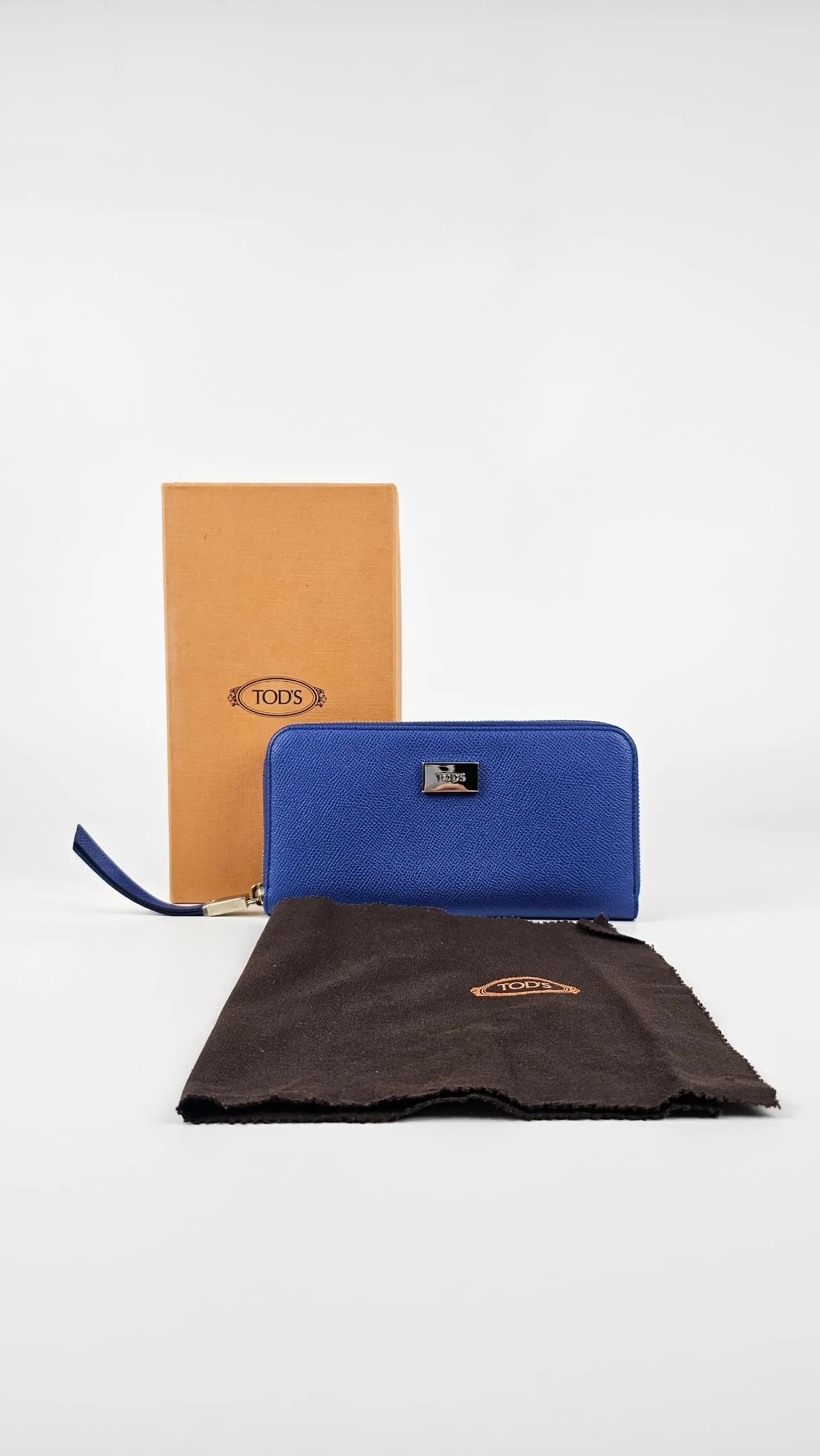 Long Zippy Wallet in Blue Leather