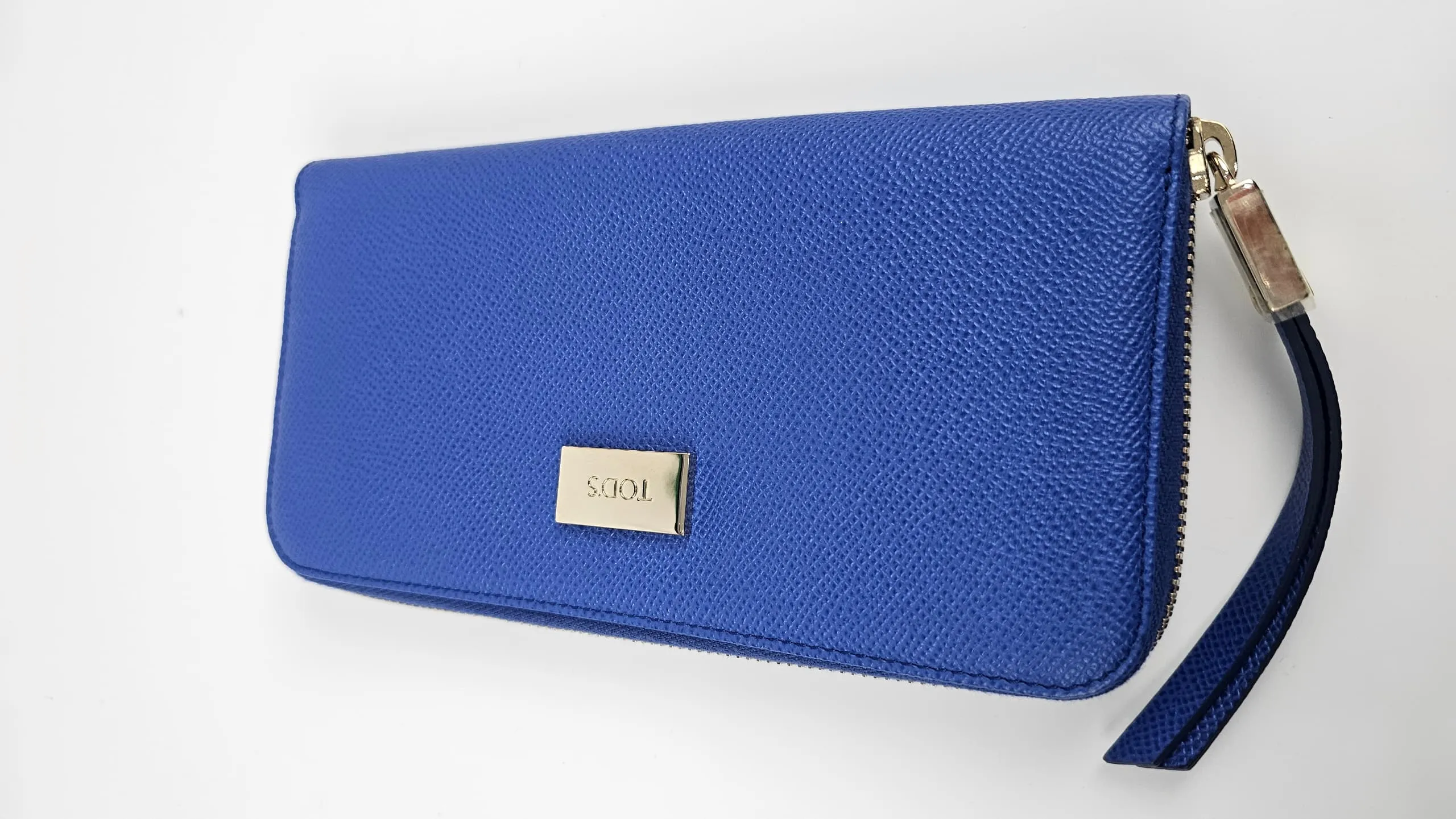 Long Zippy Wallet in Blue Leather