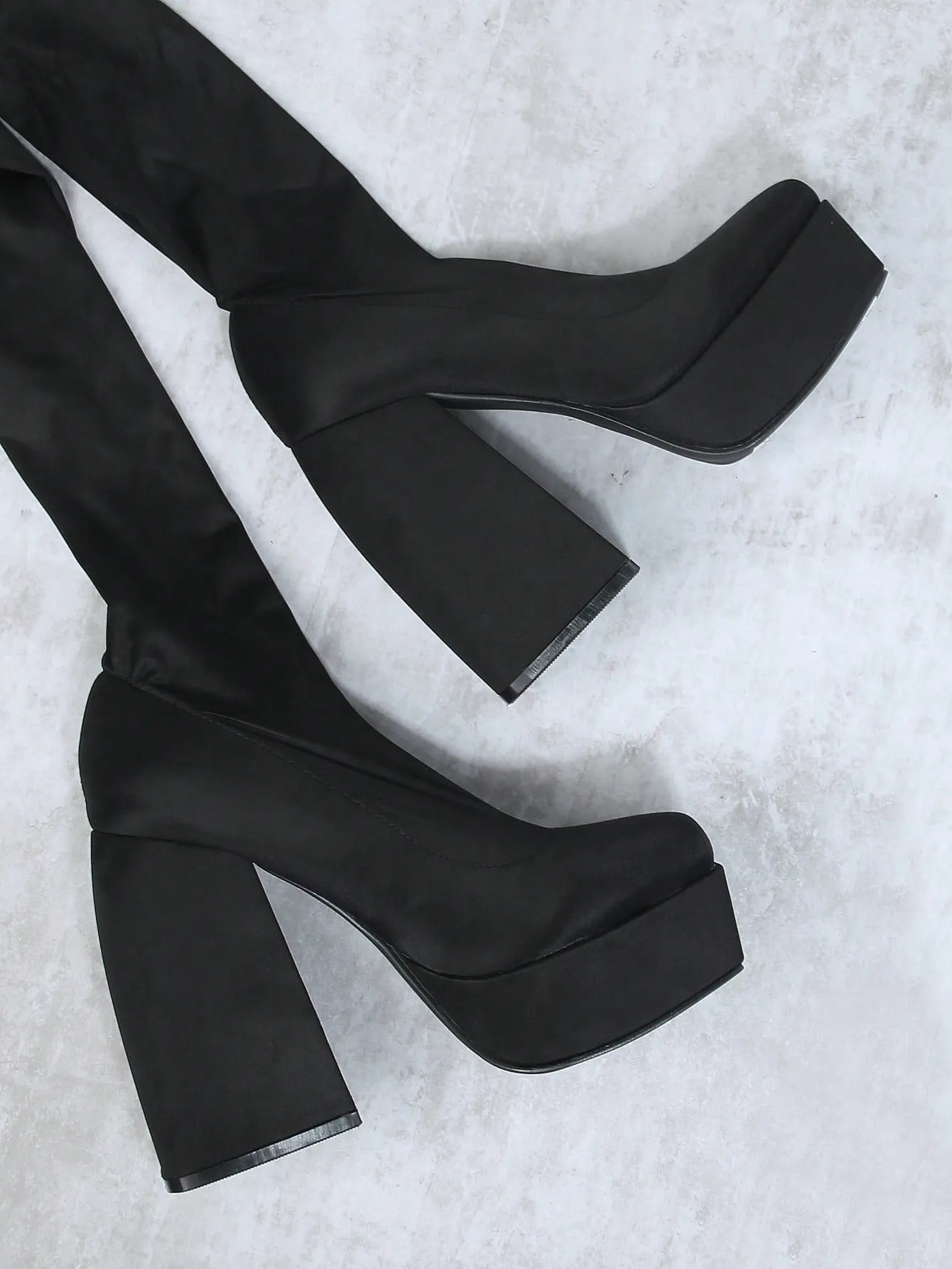 Minimalist Platform Chunky Heeled Boots