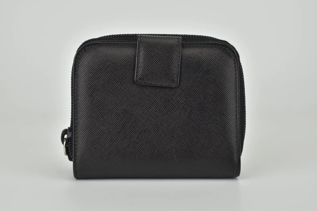 Vintage M522A Saffiano Zip Wallet in Black (Nero)